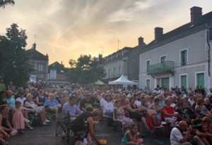 Le festival Django Reinhardt s’est ouvert à Samois-sur-Seine, village affectionné par l’artiste. Des concerts…